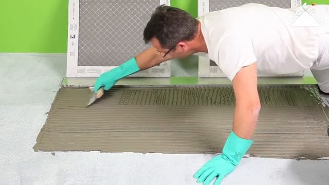 How to lay large floor tiles