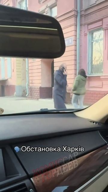 Очередной хлопец не хочет отправляться на убой, поэтому постепенно превращается в женщину 🇺🇦