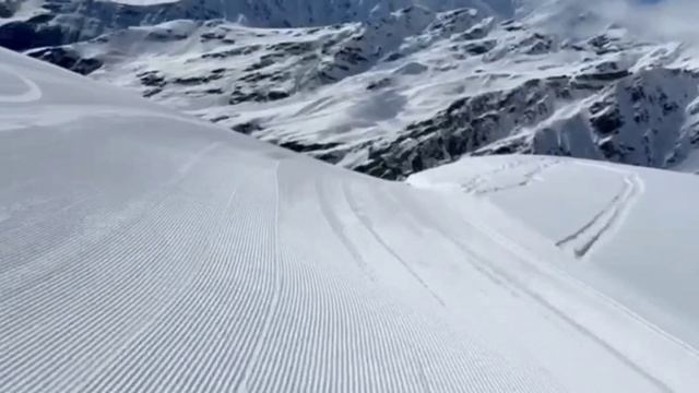 Катание на лыжах 🎿