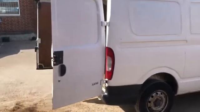 Ae55mTo ldv white