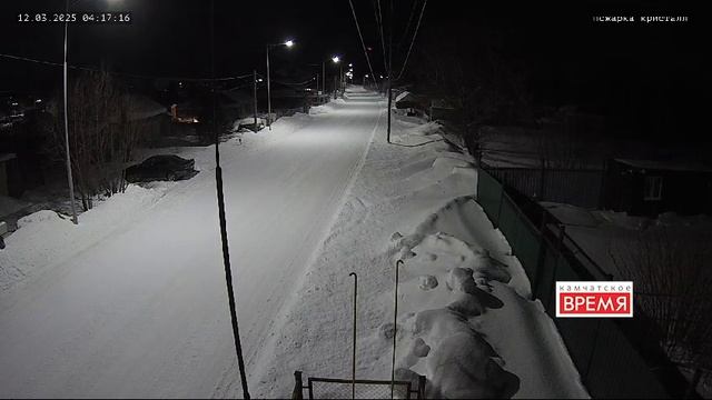 На Камчатке гонщик на микроавтобусе повредил два столба