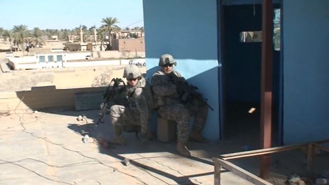 Securing a rooftop in Iraq!  Expert infantry tactics! LOL!!!