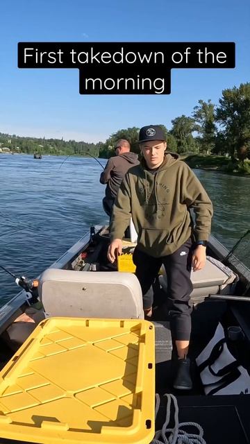 First takedown of the morning got off #pnwfishing #springchinook #willametteriver #bradskillerfish
