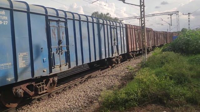 WAG-5 JHANSI Electric Goods Train 42 Bhogies Dalmia Cement Load #Railfans #Railway 💜INDIANRAILWAYS💙