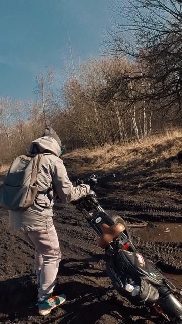Как девки на электровелосипедах #syccybaimpulse на речку весной поехали