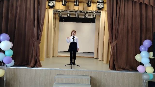 Елена Сидоренко - "Я живу в России", муз.В. Цветкова, сл.Н. Загуменниковой.mp4