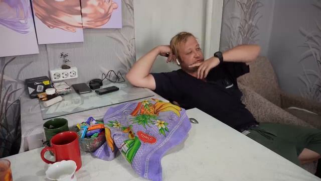 Поедание вкусных пирожков с ливером печенью и луком с яйцом ПОДВАЛ ИЛЬИЧА