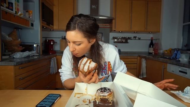 GOURMET DONUT MUKBANG