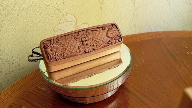 Футляр для очков резной из дерева! The eyeglass case is carved from wood!