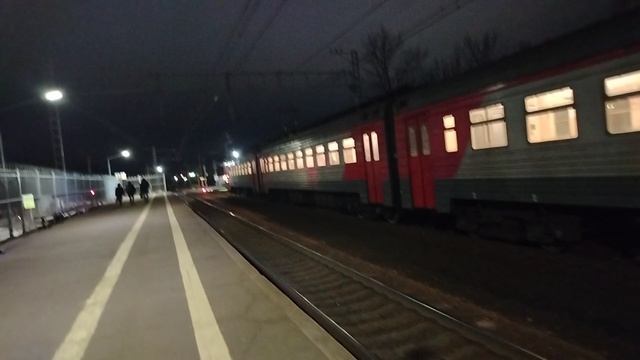 12 мартаЭлектропоезд Ижорский Батальон ЭТ2М-091 Сообщением Шапки-Обухово Прибывает на станциюКолпино