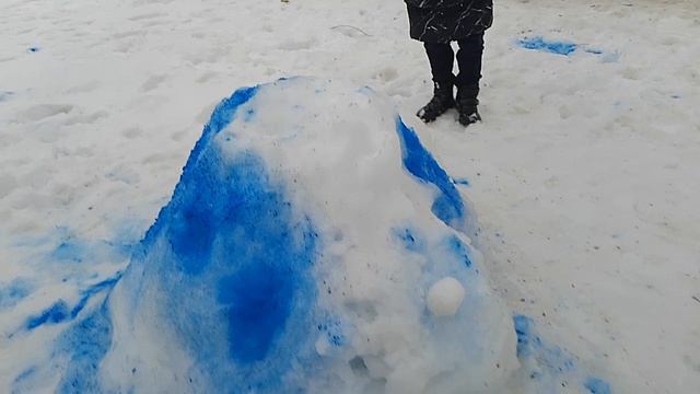 мы нашли синий сугроб