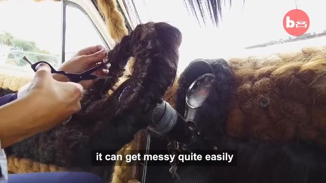 Итальянка «украсила» автомобиль человеческими волосами