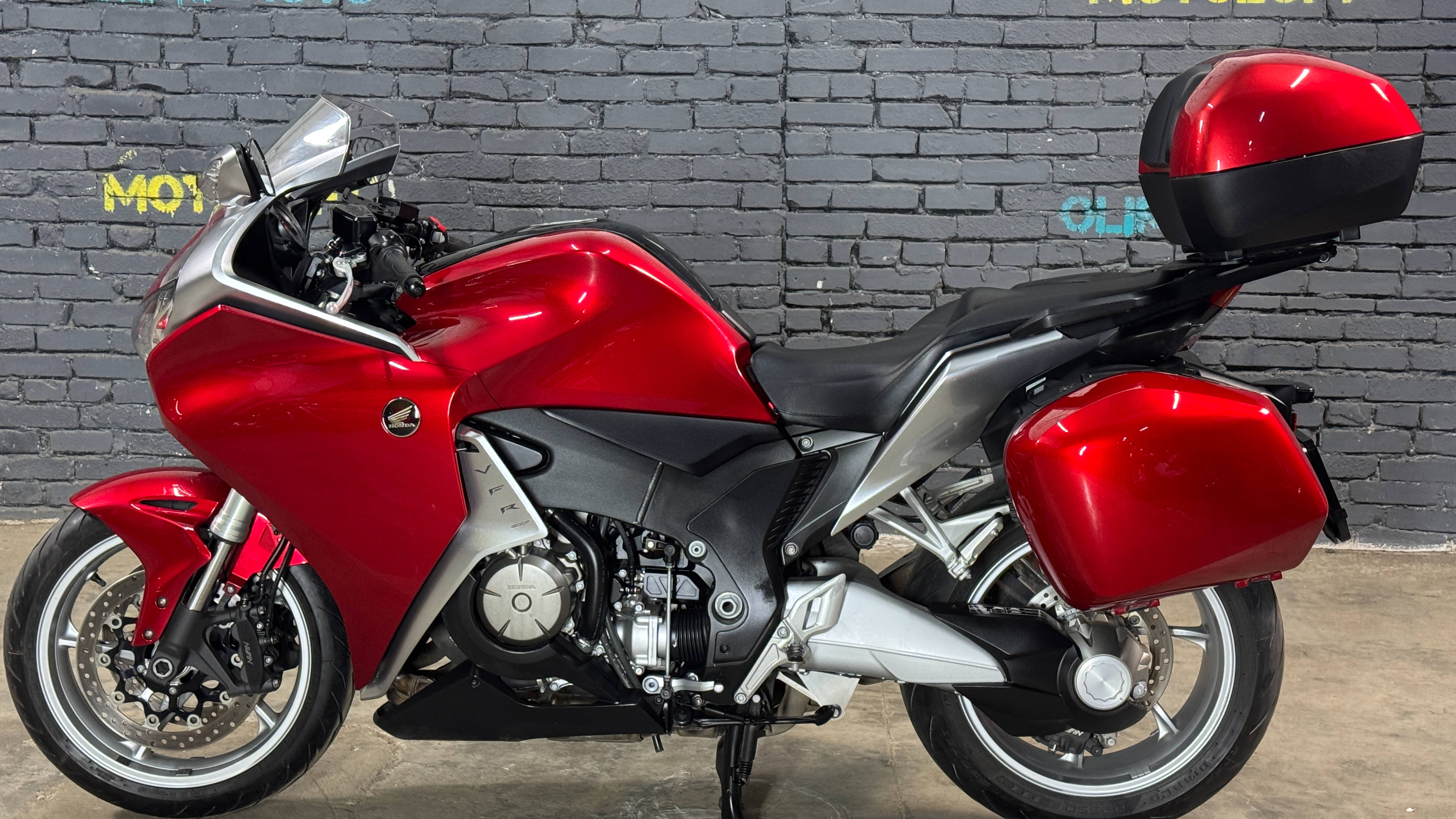 Honda VFR1200 Red