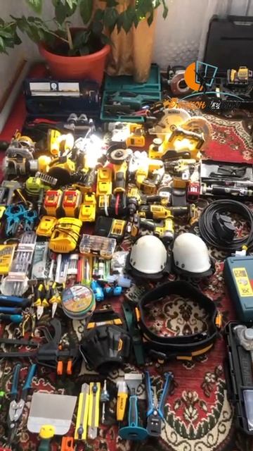 Оборудование в которым приезжают наши отделочники на Ваш балкон