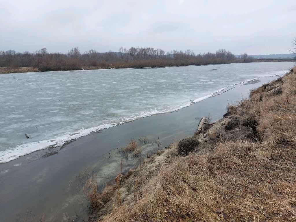 Март на реке Суре