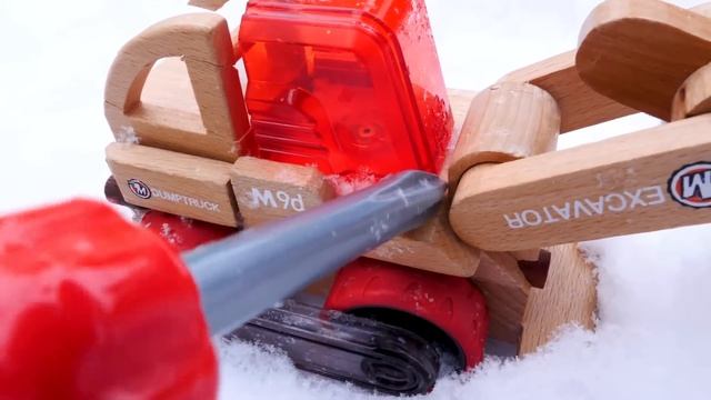 Игры  для детей с машинками: Откапываем экскаватор