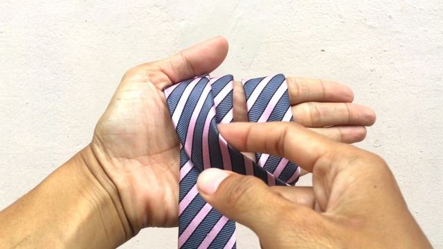 How to Tie a Tie Slowly - Easy Half Windsor Knot