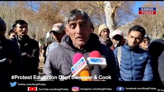 Protest School Education Sweeper & Cook in Kargil
