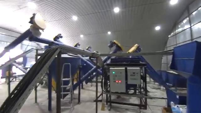 Цех экструдирования смеси зерна с отходами птицы. Производительность 3 тонны в час по сырью. ФАВОР.