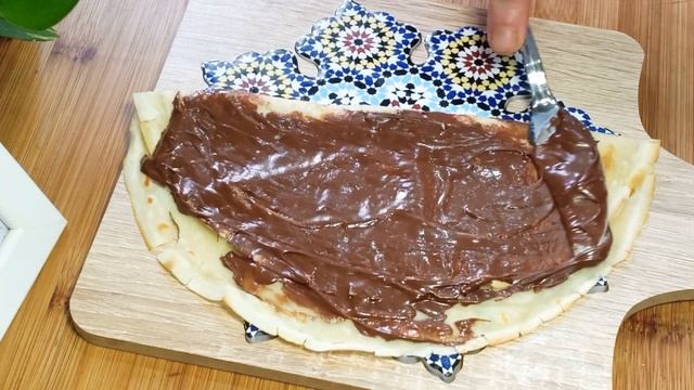 Crêpes de fruits Nutella à la crème fouettée! Extrêmement délicieux et facile !!