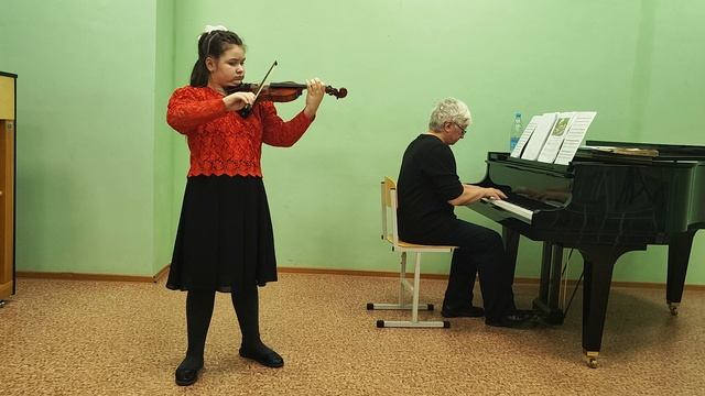 Александра Антонова, 8 лет (скрипка). Г. Эрнесакс "Паровоз", обр. С. В. Сушко.