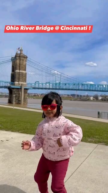 Ohio River Bridge @ Cincinnati #viralvideo #cincinnati #ohioriver