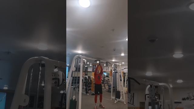 Тренировка подтягивания разным хватом на турнике 07.02.2024