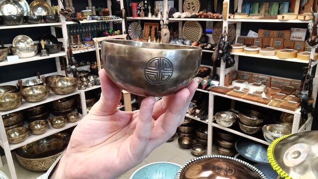 Кованая поющая чаша Full Moon antique (10 см, нота: Ре, 587 Гц ) /Singing Bowl / shamanic.moscow