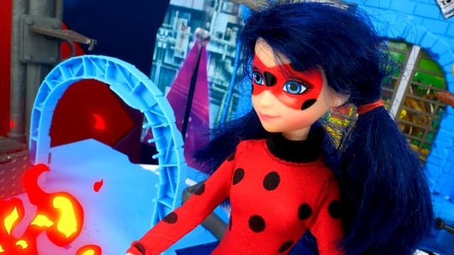 Охотники за игрушками. Леди Баг угодила в пожар. Куклы против Джокера, продолжение истории игрушек