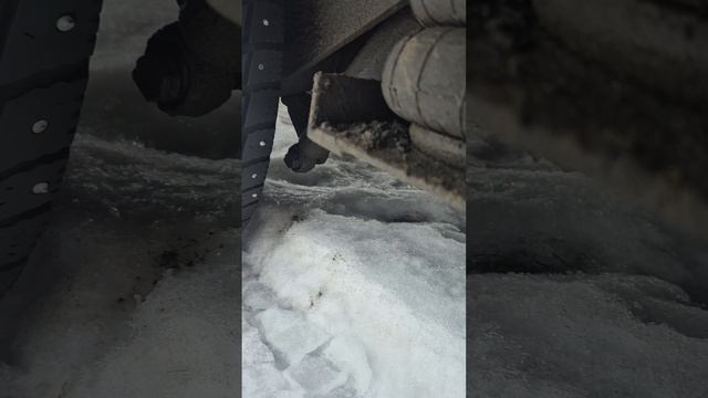 Обрессориваем прицеп после пневмоподушки расположенной впереди.