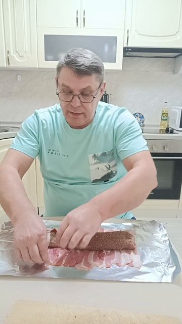 Свиная вырезка копченом беконе в духовке.