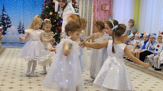 Новый 2025 год. Праздник в детском саду. Настеньке 4 года.