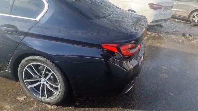 BMW 520dx 21 год Шварц карбон задний привод 190 л.с