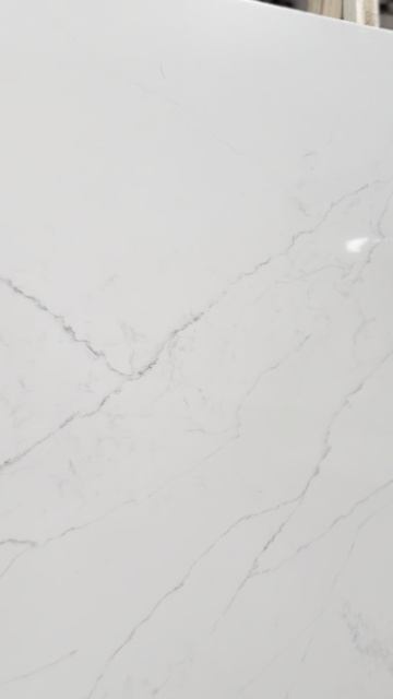 Кварцевый камень Light Calacatta 702 PRIMAX