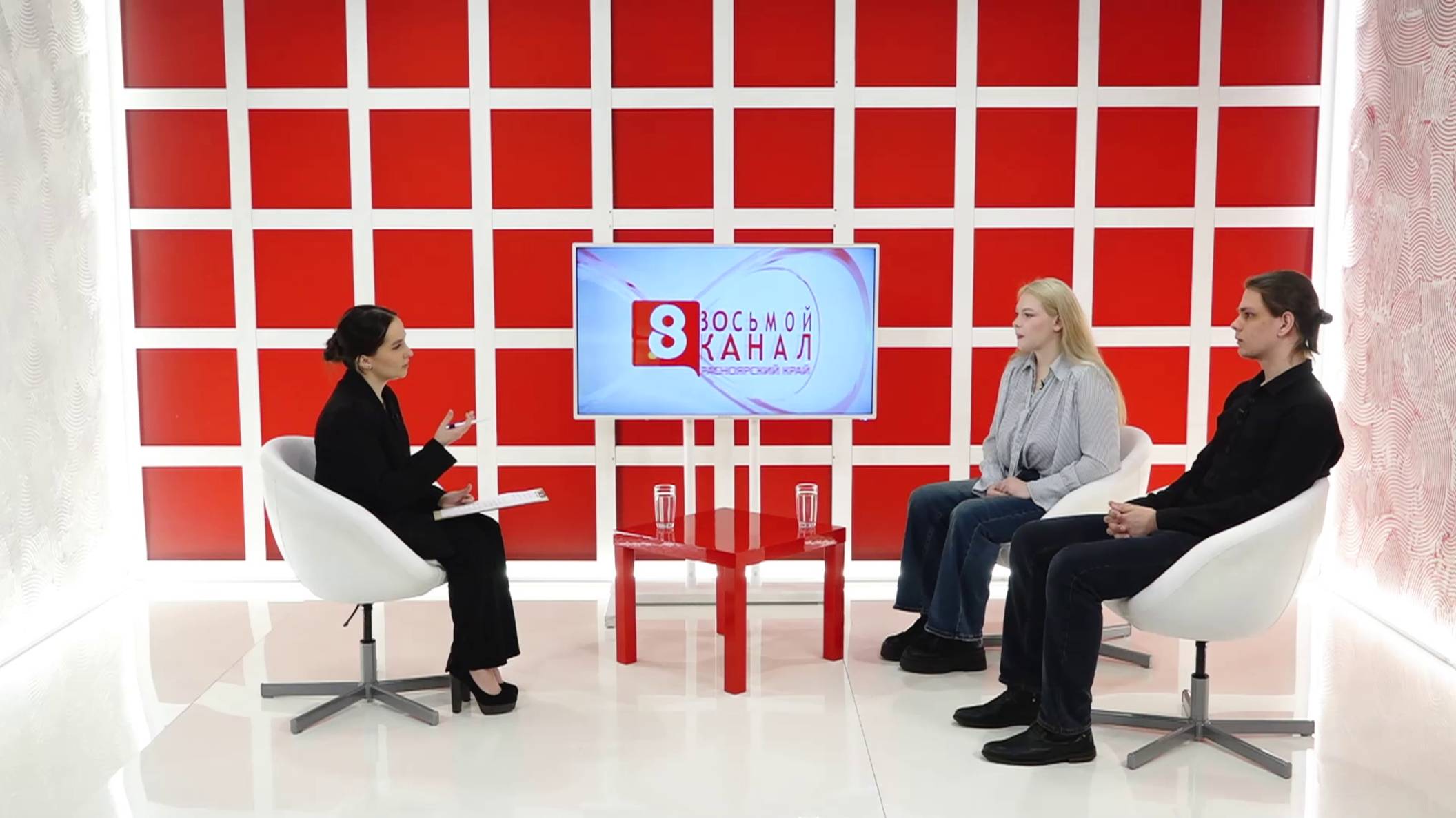 Интервью на «8 канале». Виктория Амвросова, Анастасия Пиксайкина, Георгий Серватинский