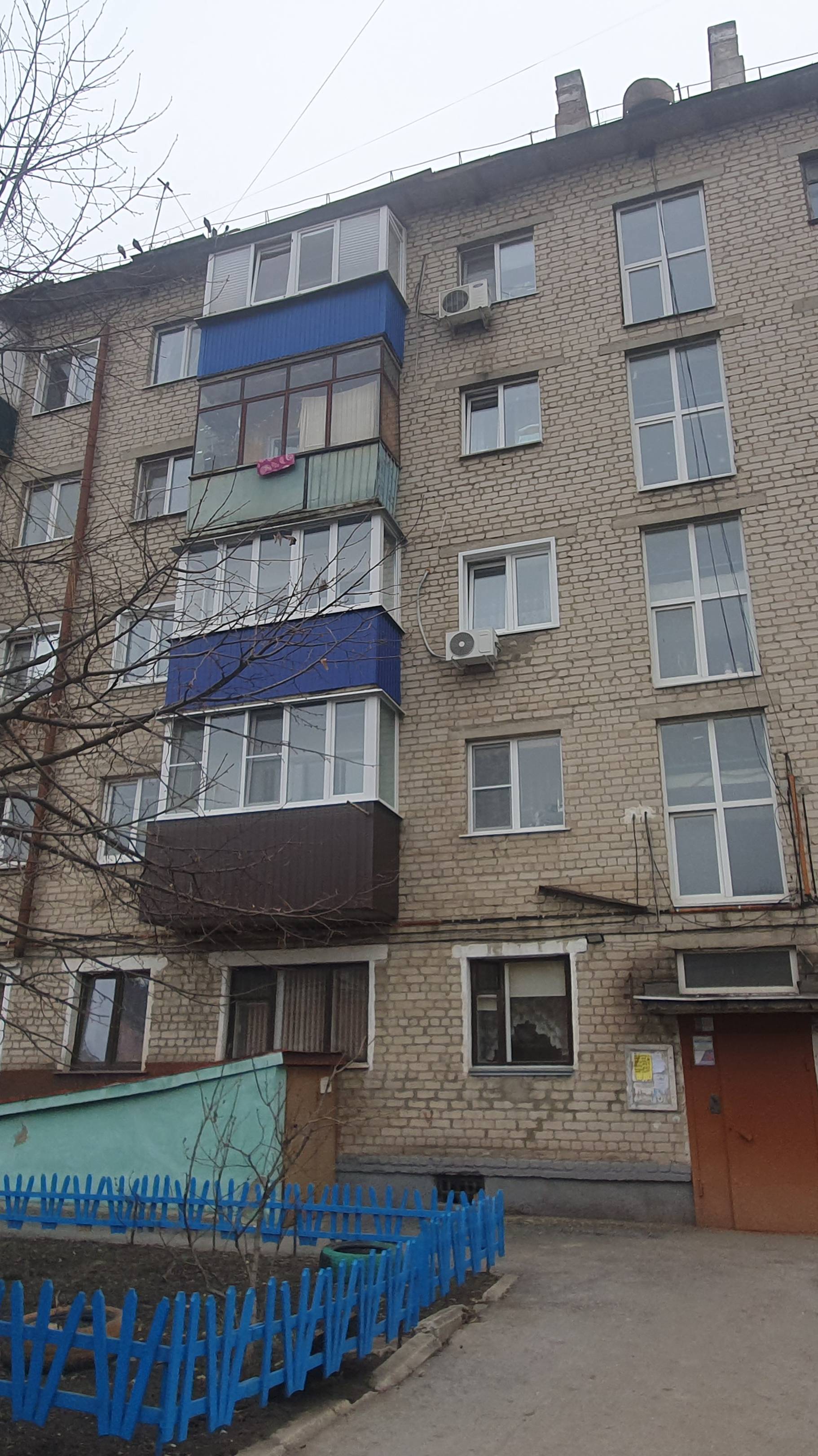продам 2 ком.квартиру по ул.Ани Гайтеровой д.11