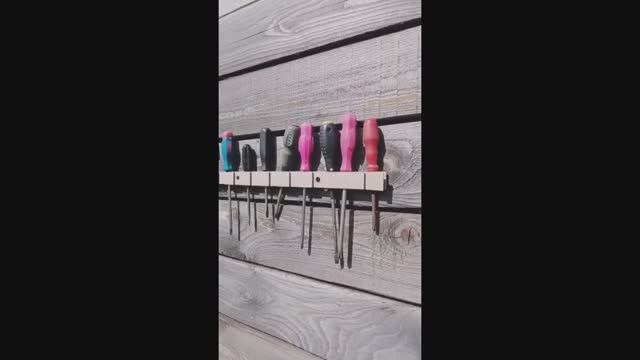 Отличный органайзер для отверток в мастерскую из обрезка ПВХ подоконника оставшегося после монтажа