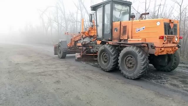 Самарцы занимаются планировкой дорог в Снежном