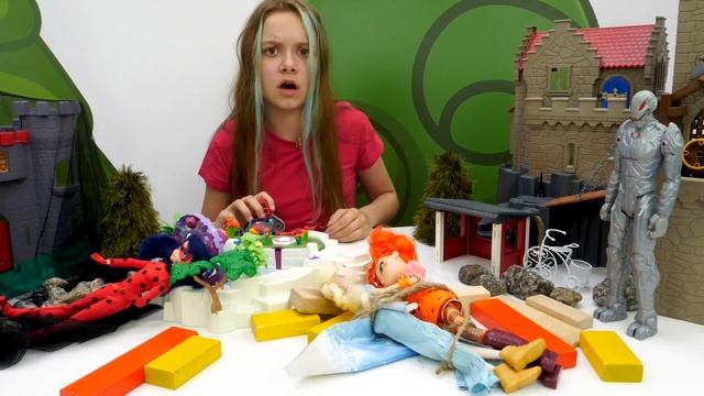 Куклы Леди Баг, Эльза и Аленка Сказочный Патруль. Хранитель Добра помогает куклам | @GullGirl