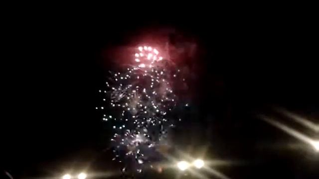 Салют в честь 300-летия Ораниенбаума-Ломоносова
