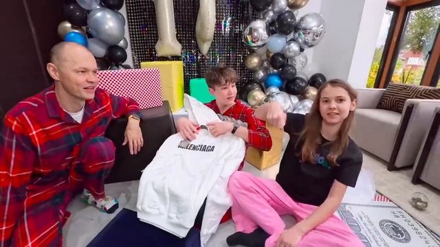 📹 Мой 14 День Рождения →
👤 Mister Max →