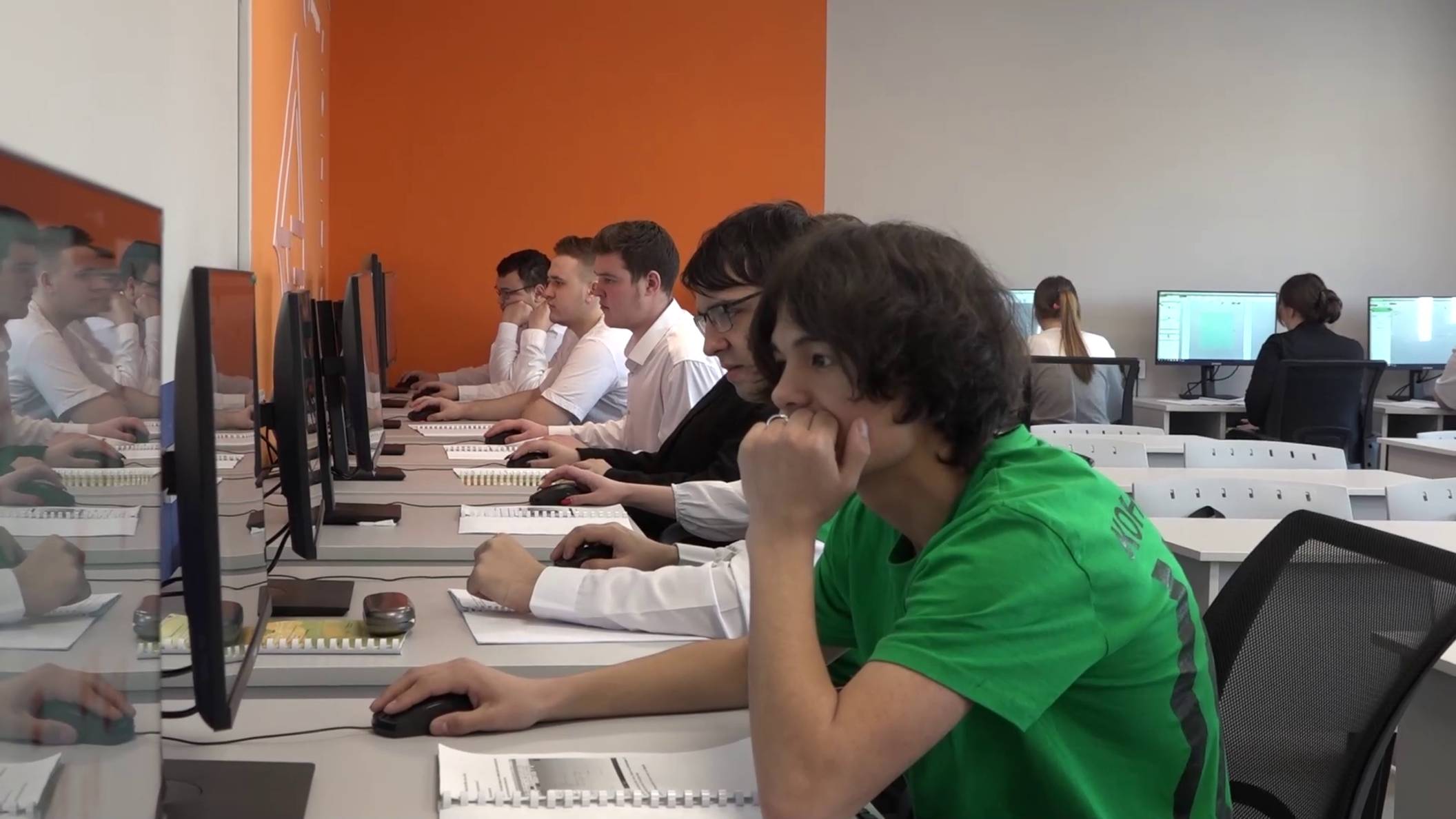 КАДРЫ «ПОД КЛЮЧ»