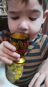 Бабушка решила снять поздравление внука, но вышло то что вышло 🫥#юмор #замилыхдам