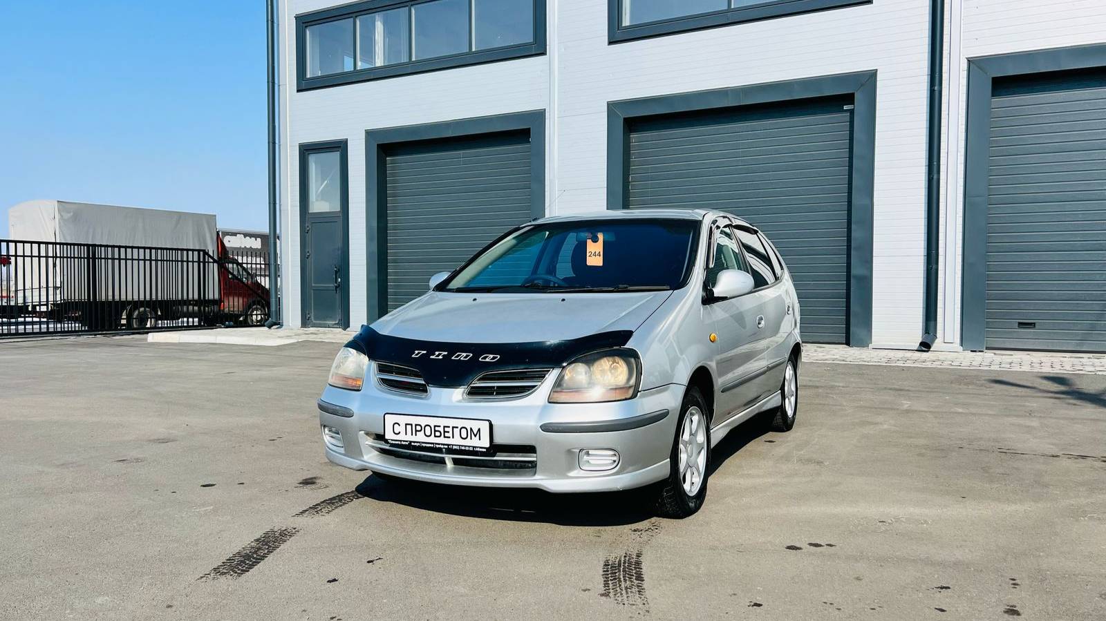 Nissan Tino, 1999 год