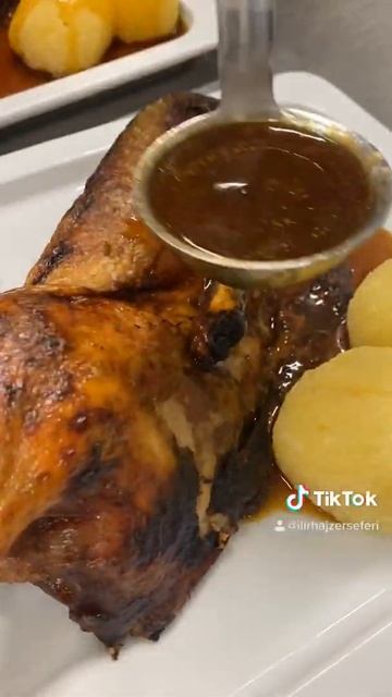 Ente mit Blaukraut und Kartoffelknödel