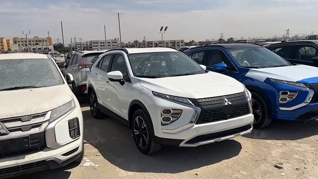 Mitsubishi в Дубае. Обзор площадки. Аутлендеры, Монтеро, Эклипс, АСХ
