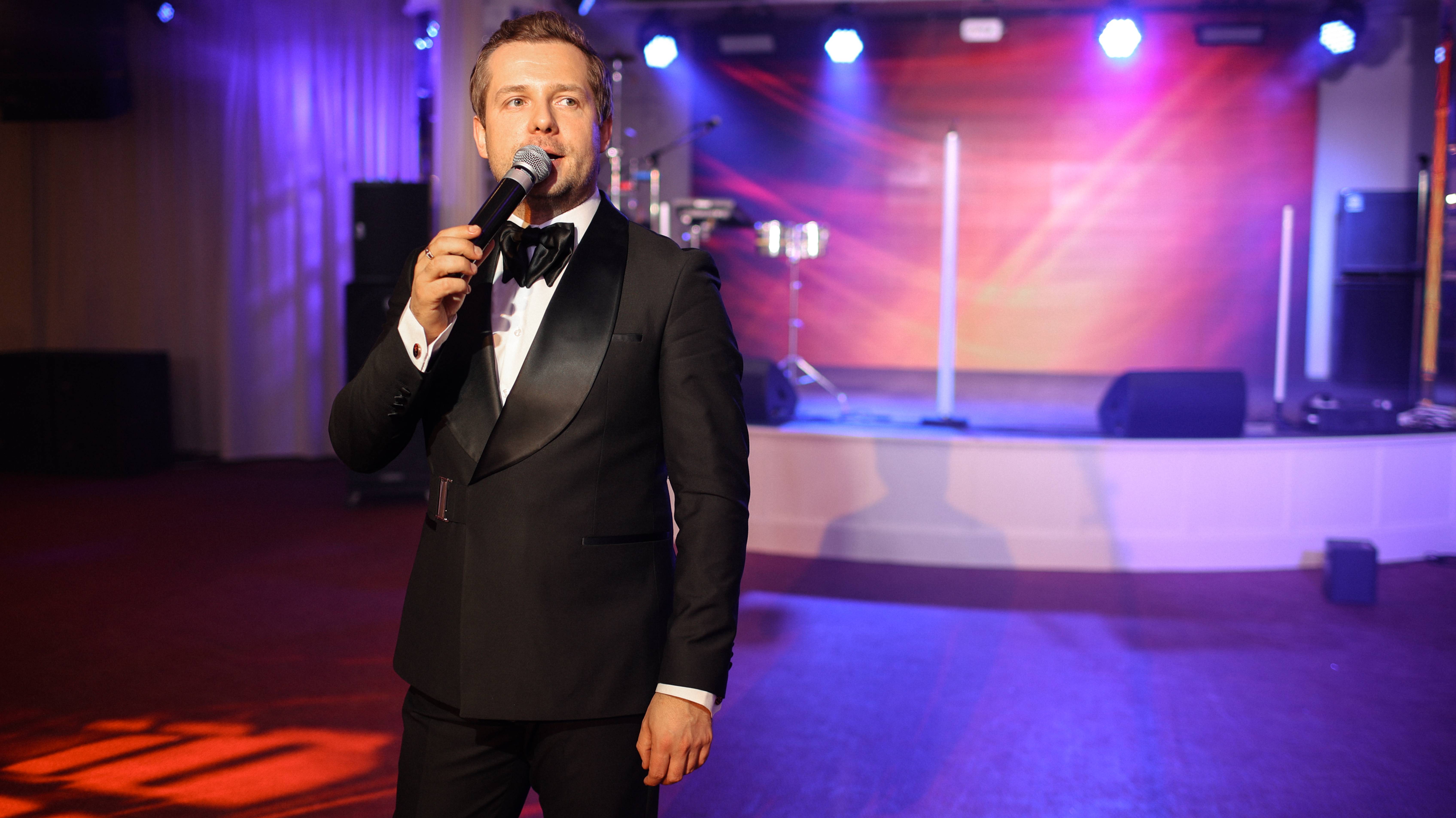 Выпускной из школы - ведущий Павел Савченко.