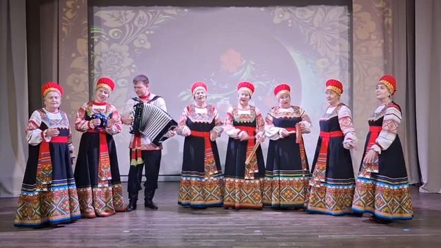 НФК "Черёмушки" - На скамеечке с подружкой. Заларинское МО ИКЦ "Современник".mp4