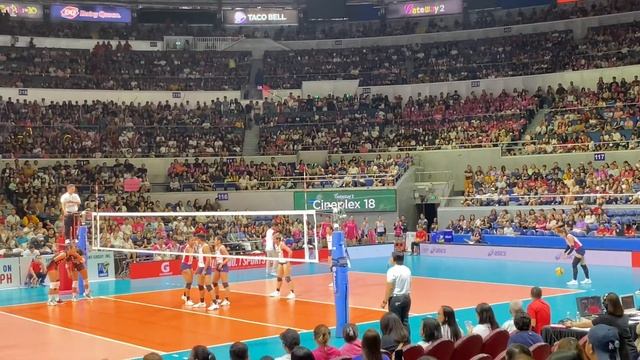WATCH: CREAMLINE AND CHERY LONG RALLY! #volleyball #trending #ccs #cherytiggo