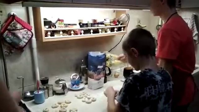 Пончиков много не бывает
